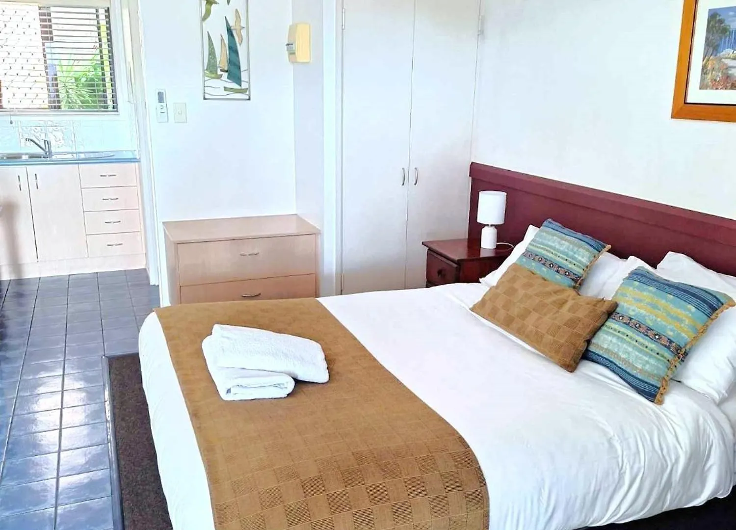 Central Studio Accommodation Gladstone 4*,